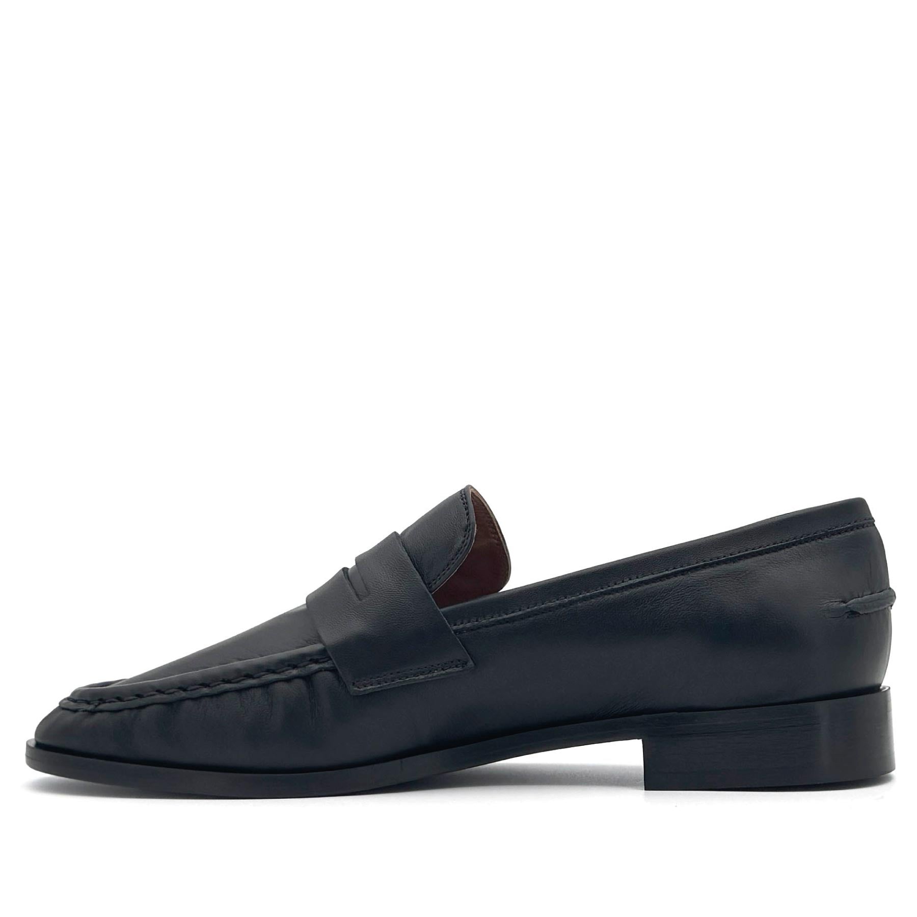 Airola Black Nappa