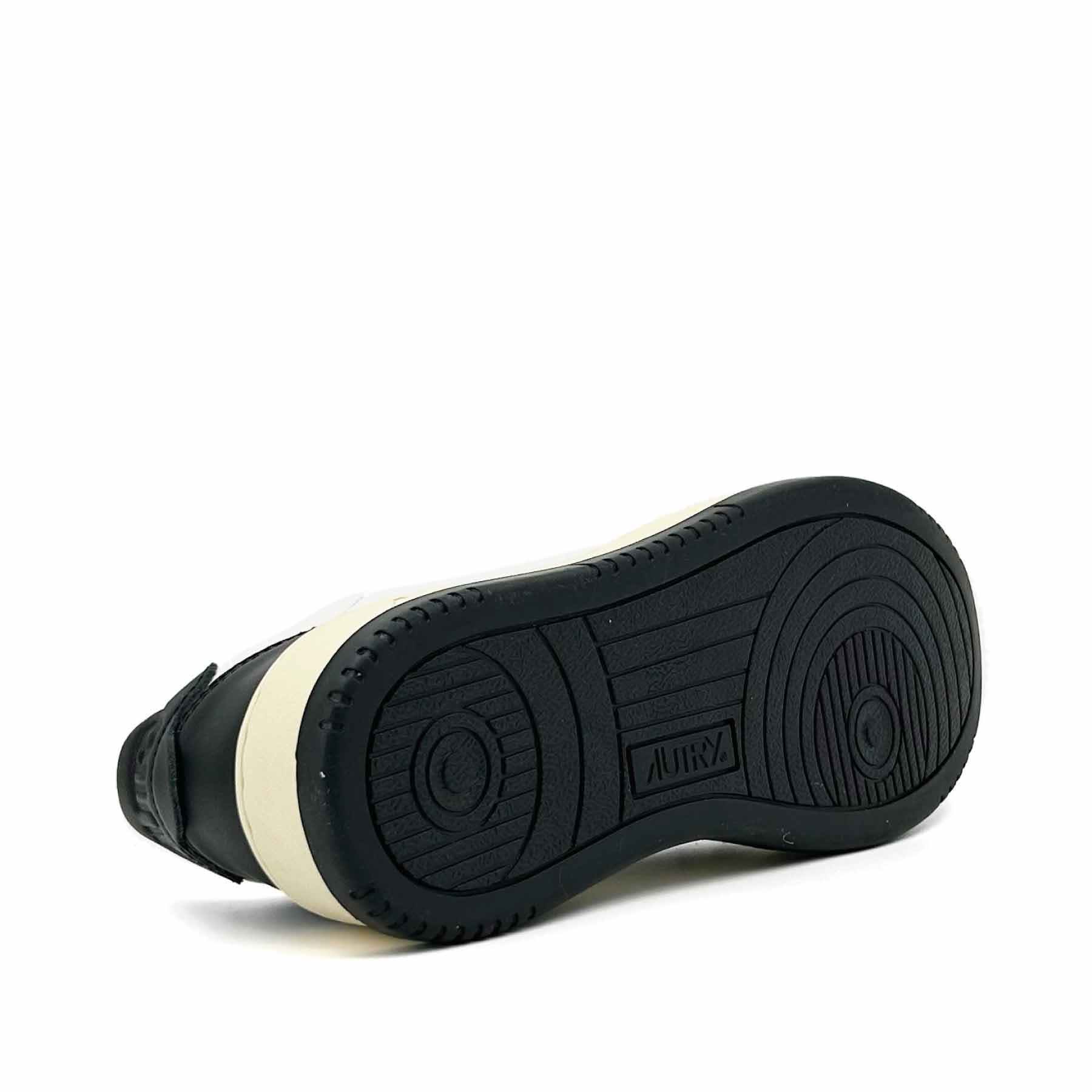 Medalist Low Women Leather Black / White