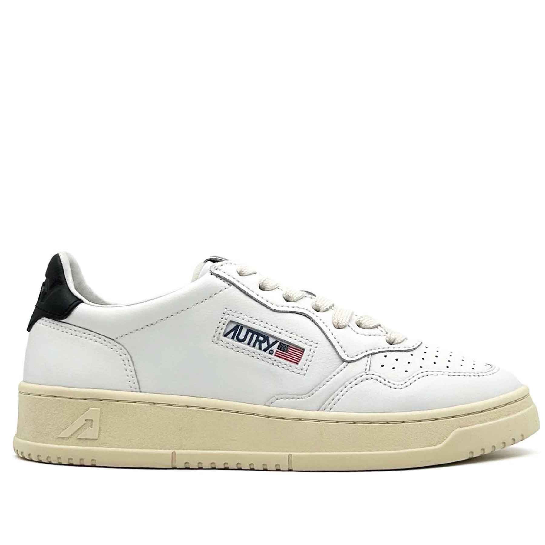 Medalist Low Women White Black Leather