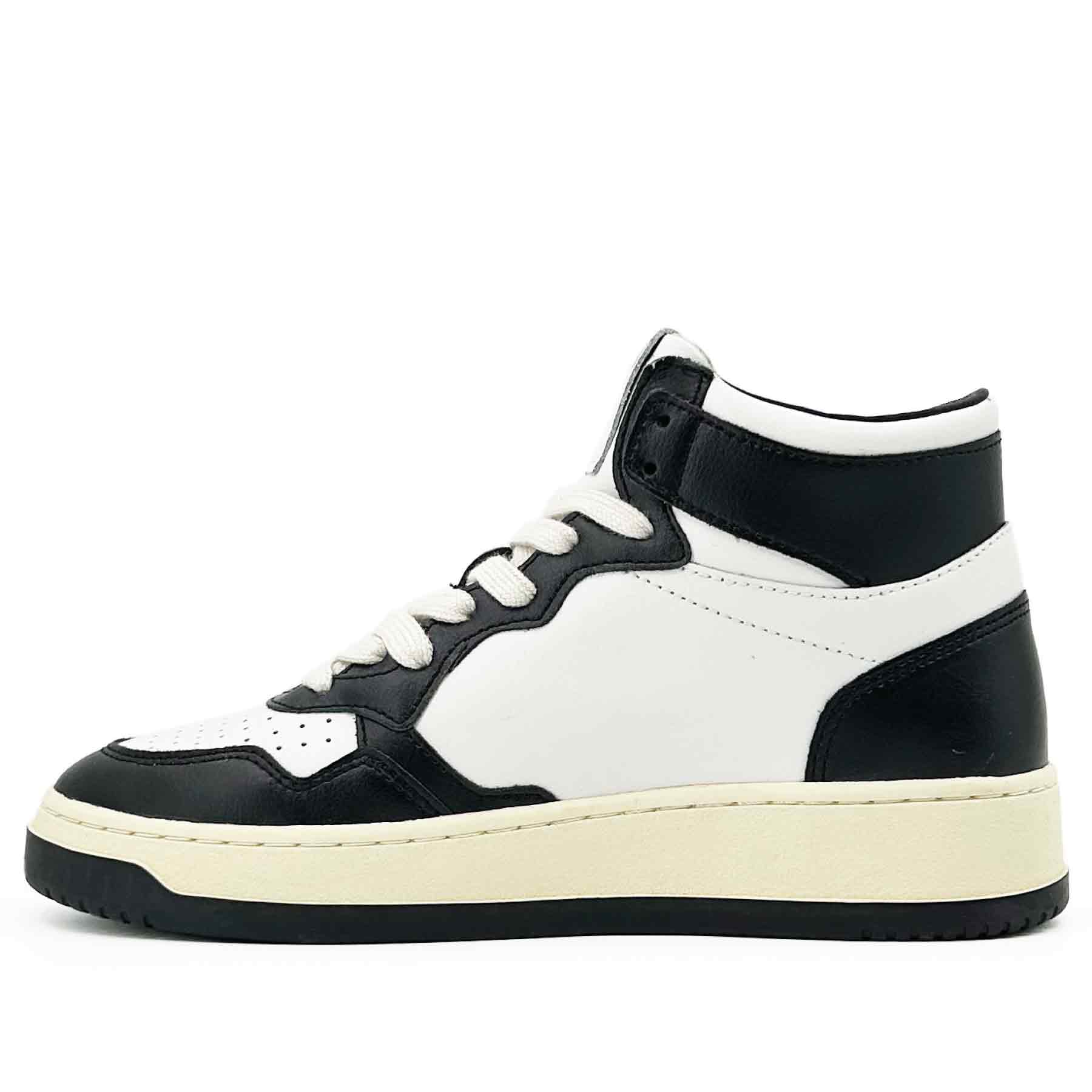 Medalist Mid Women Leather White Black