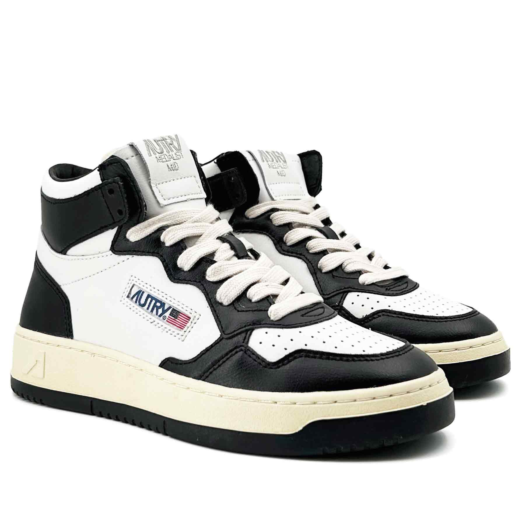 Medalist Mid Women Leather White Black