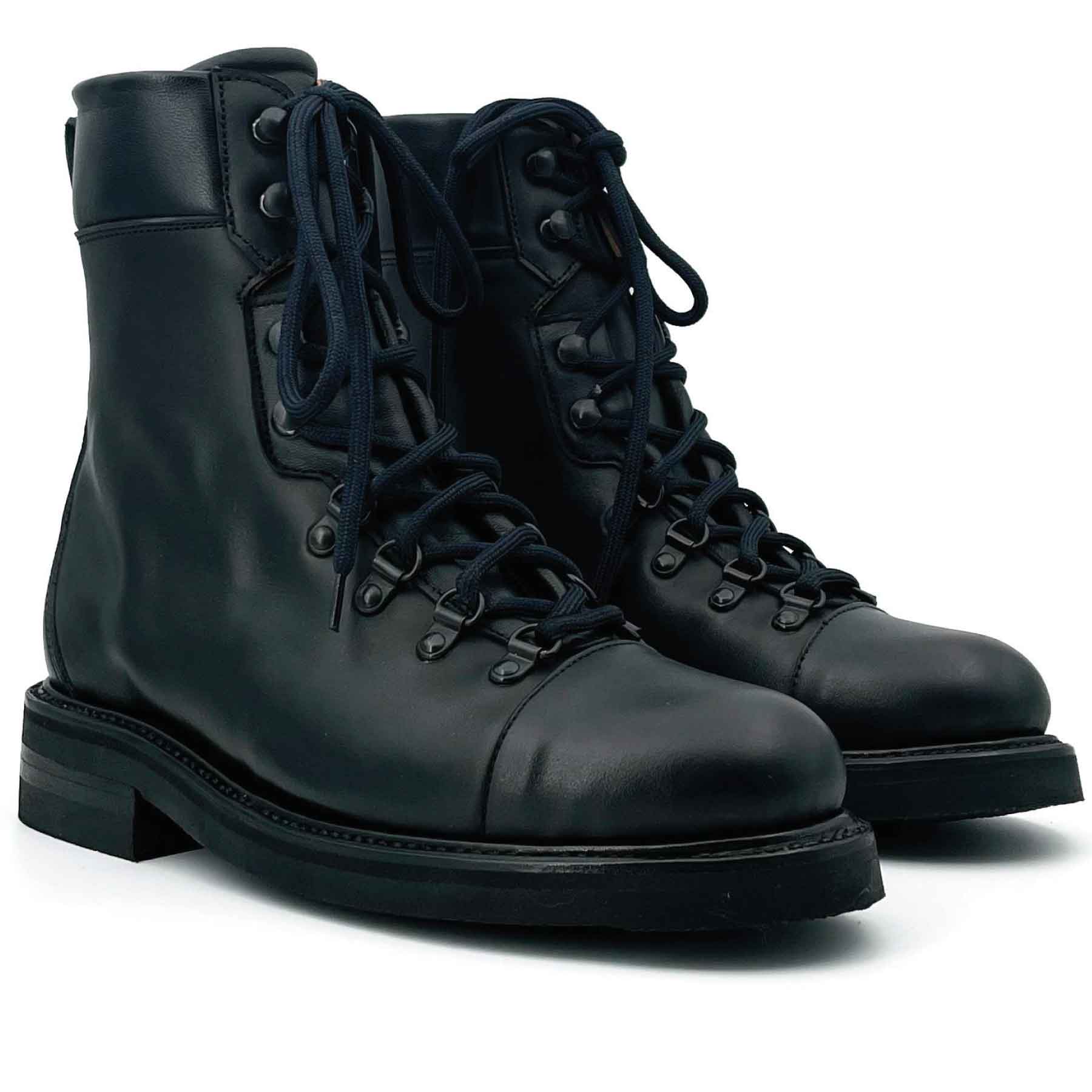 Lace Up Boot Box Calf Black