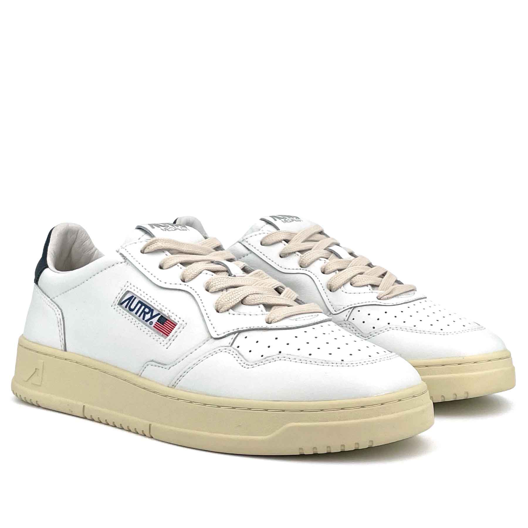 Medalist Low Man White Navy Leather