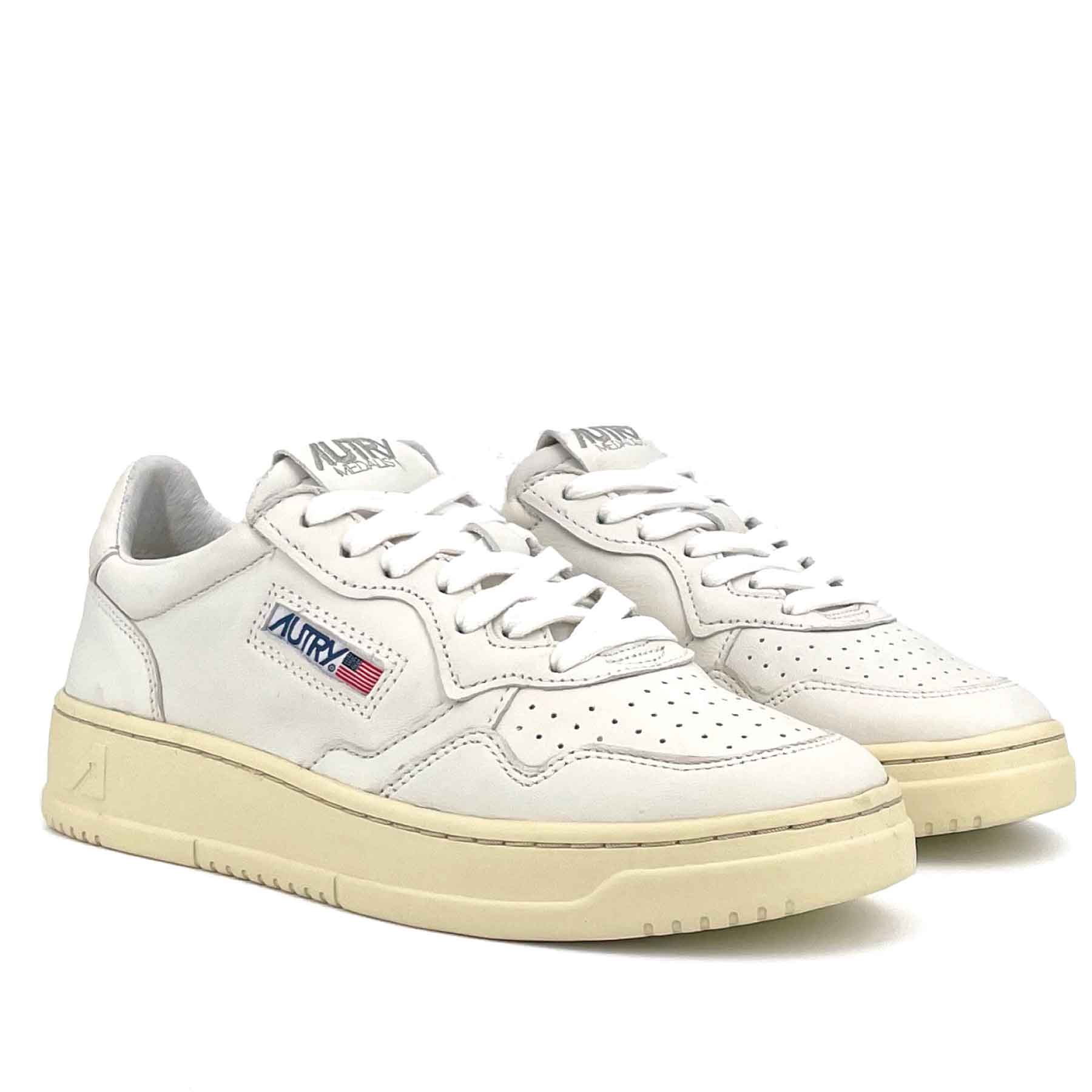 Medalist Low Man Goat Leather White