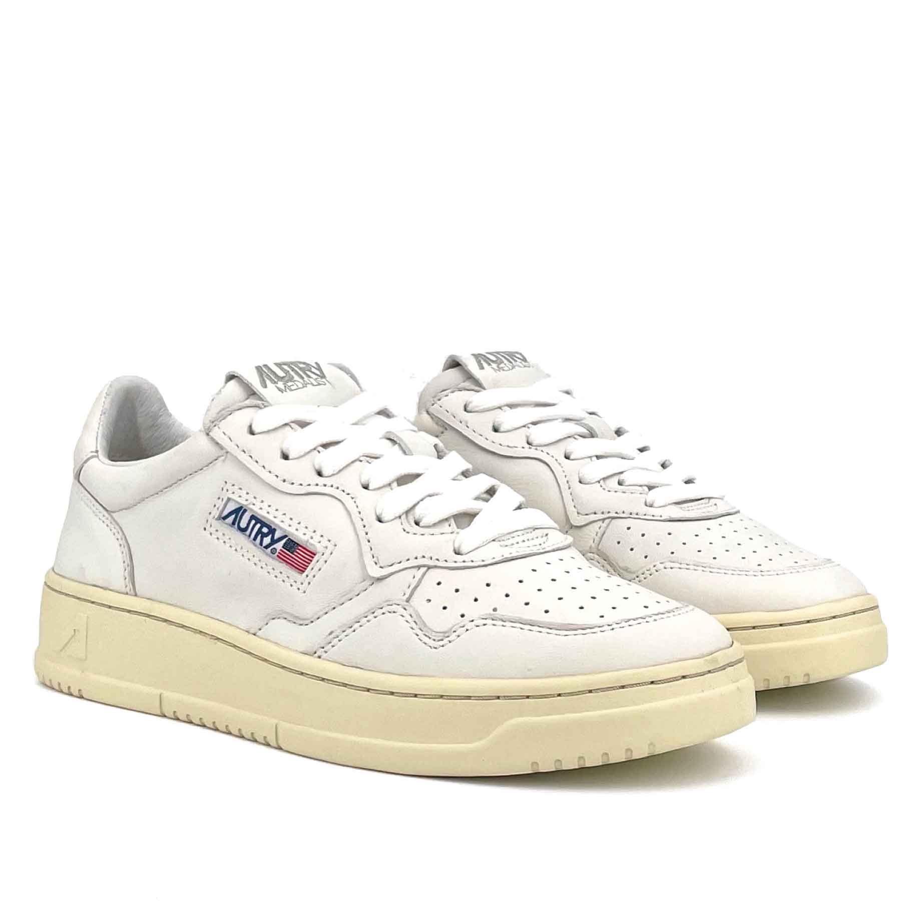 Medalist Low Women Goat Leather White White