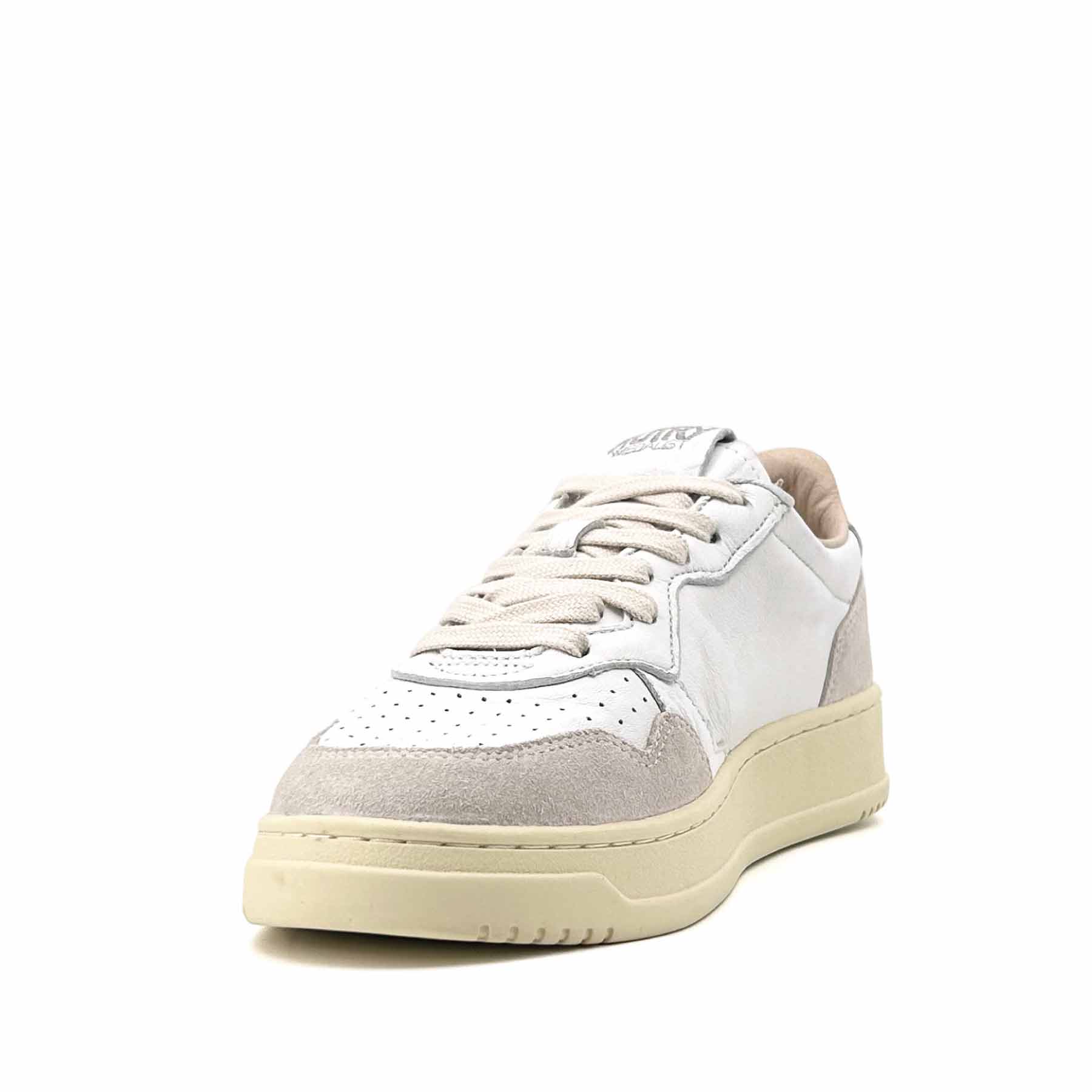 Medalist Low Man White Goat Leather White Suede