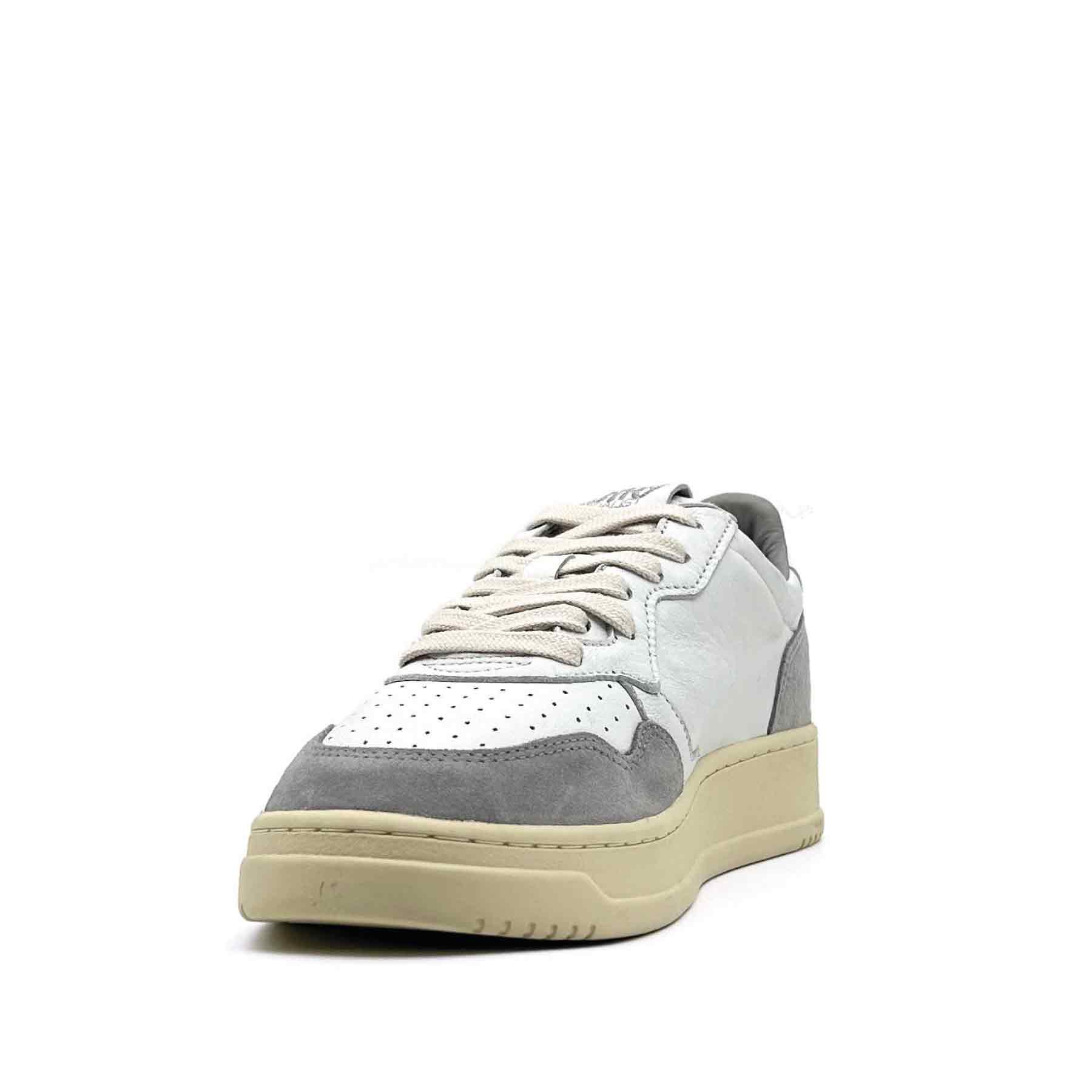 Medalist Low Man White Goat Leather Grey Suede