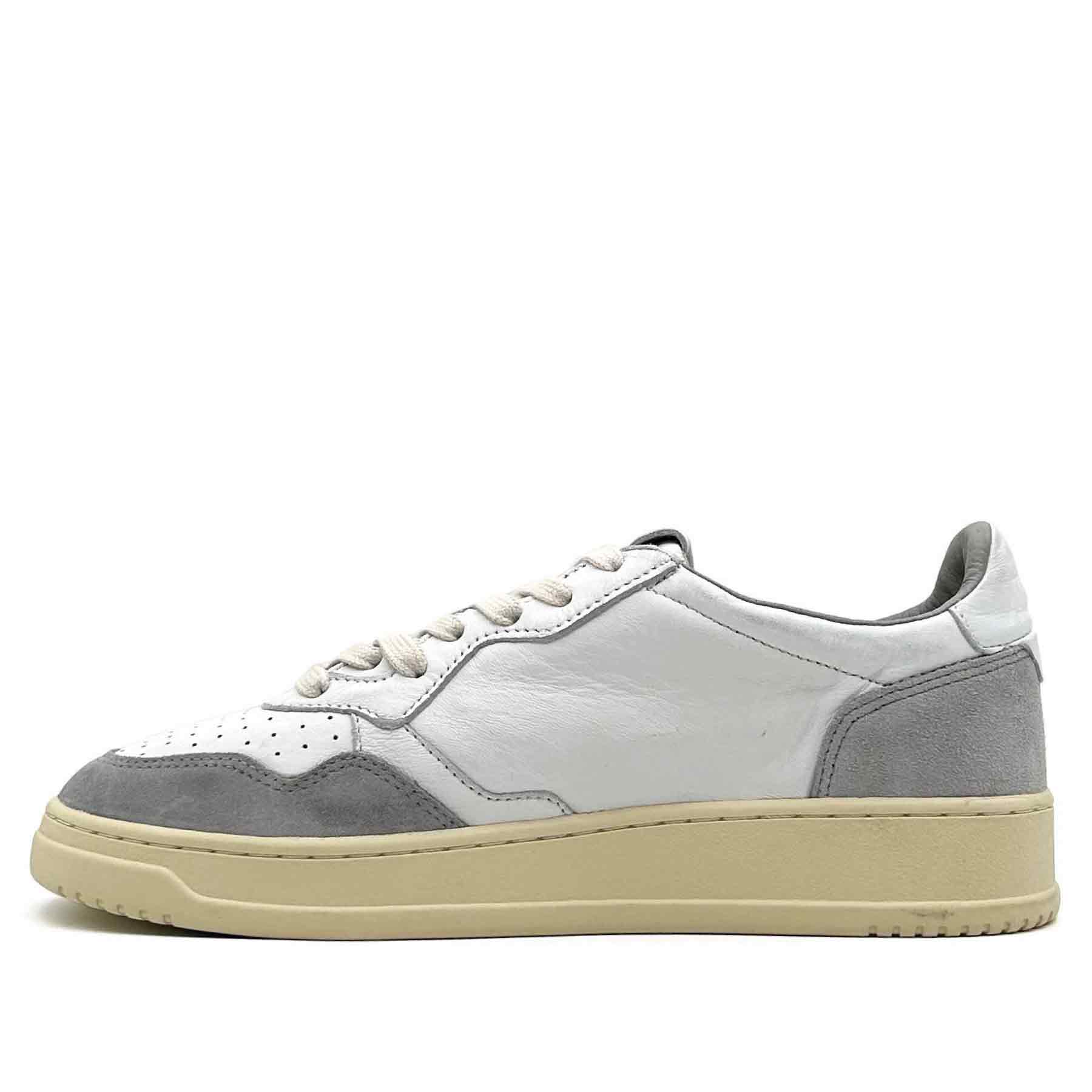 Medalist Low Man White Goat Leather Grey Suede