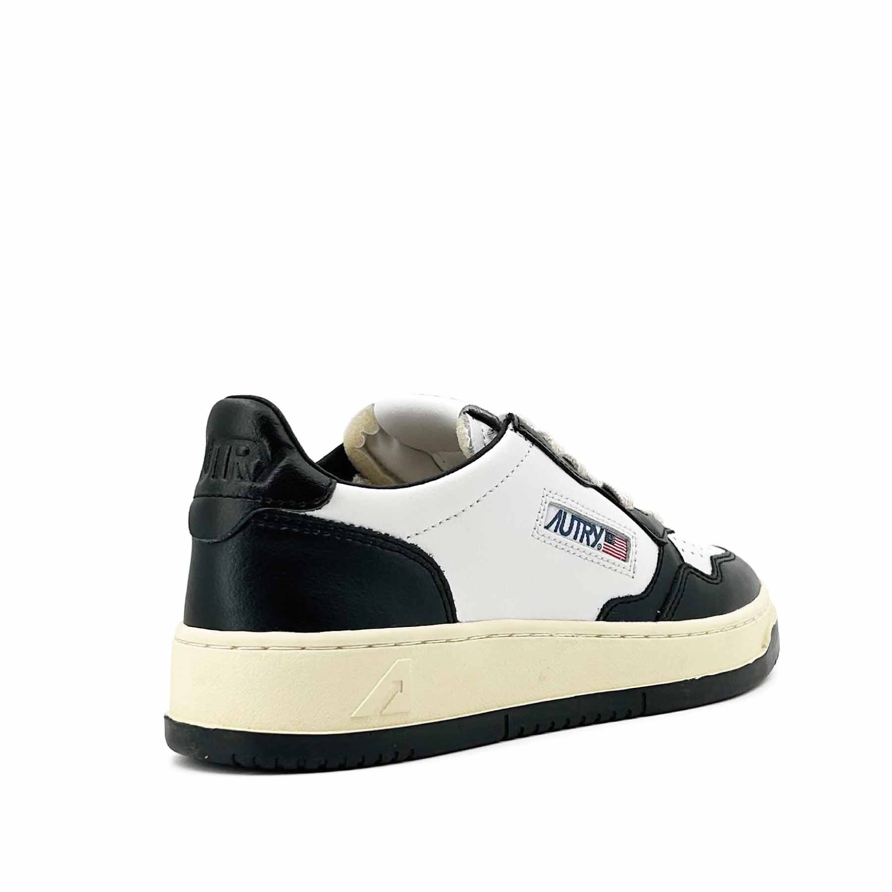 Medalist Low Women Leather Black / White