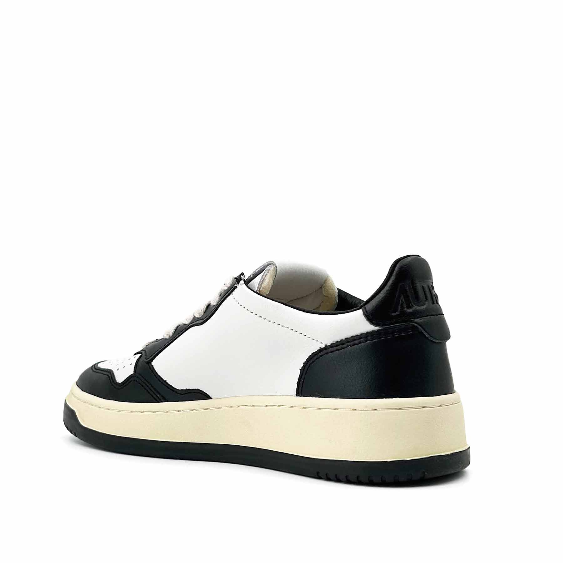 Medalist Low Women Leather Black / White