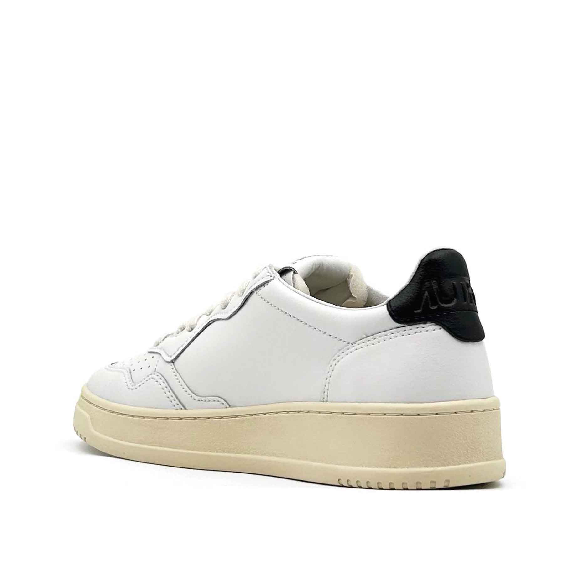 Medalist Low Women White Black Leather