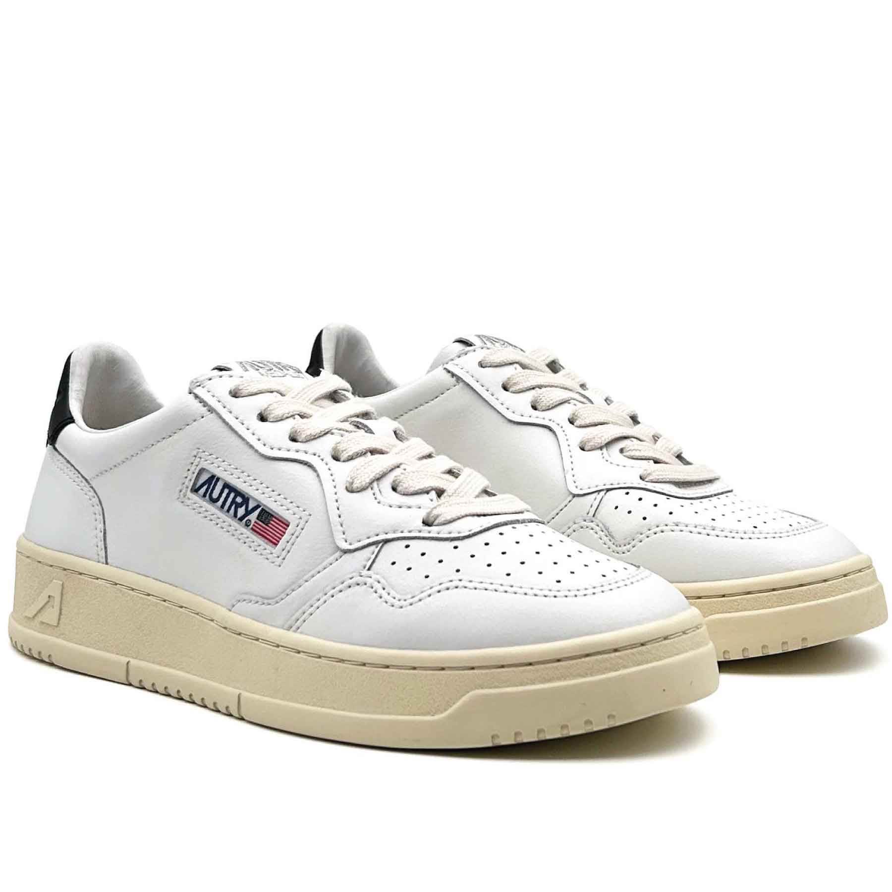 Medalist Low Women White Black Leather