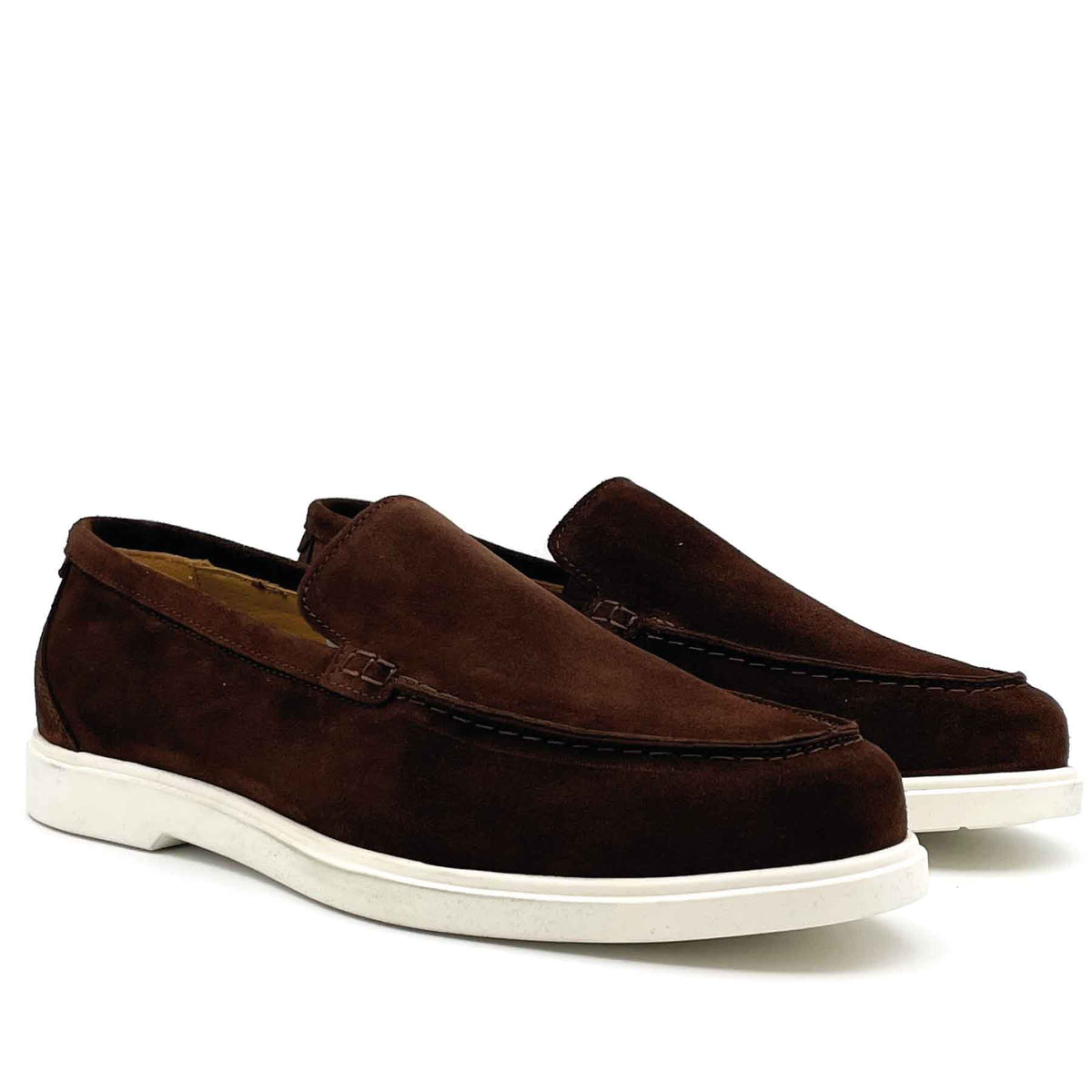 Loake Tuscany Chocolate Suede Loafer -Köp online här - SKOBAREN