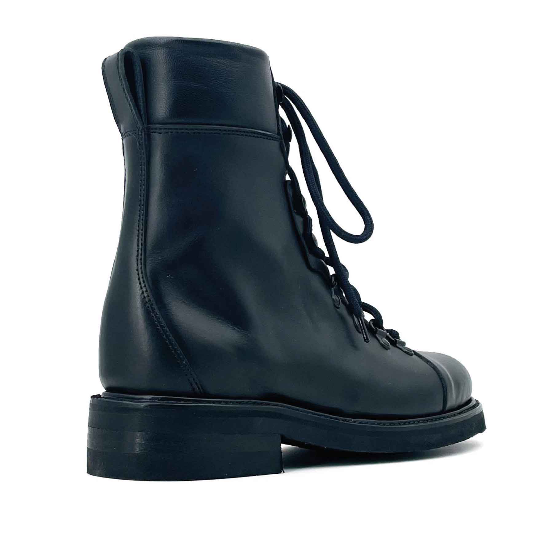 Lace Up Boot Box Calf Black