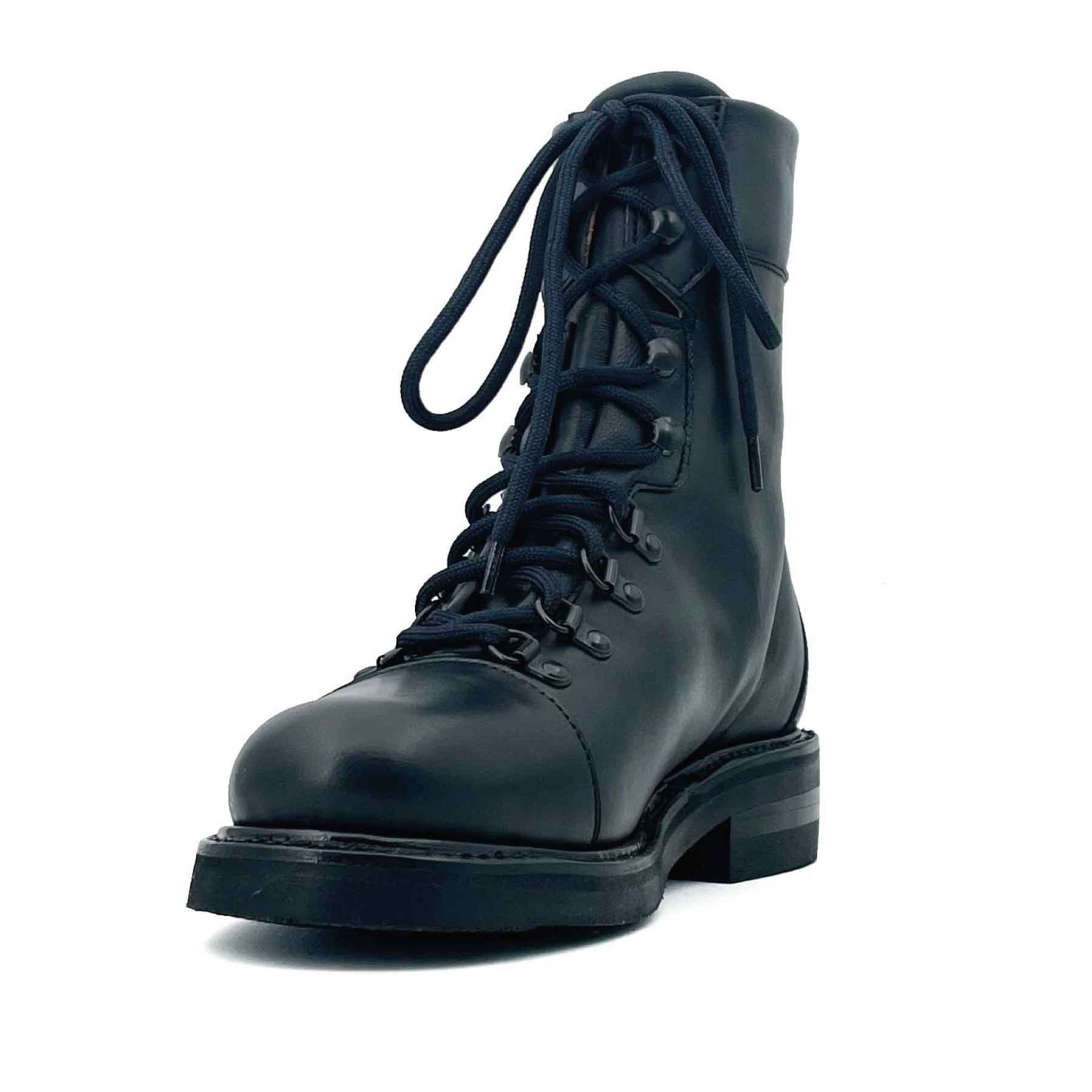 Lace Up Boot Box Calf Black