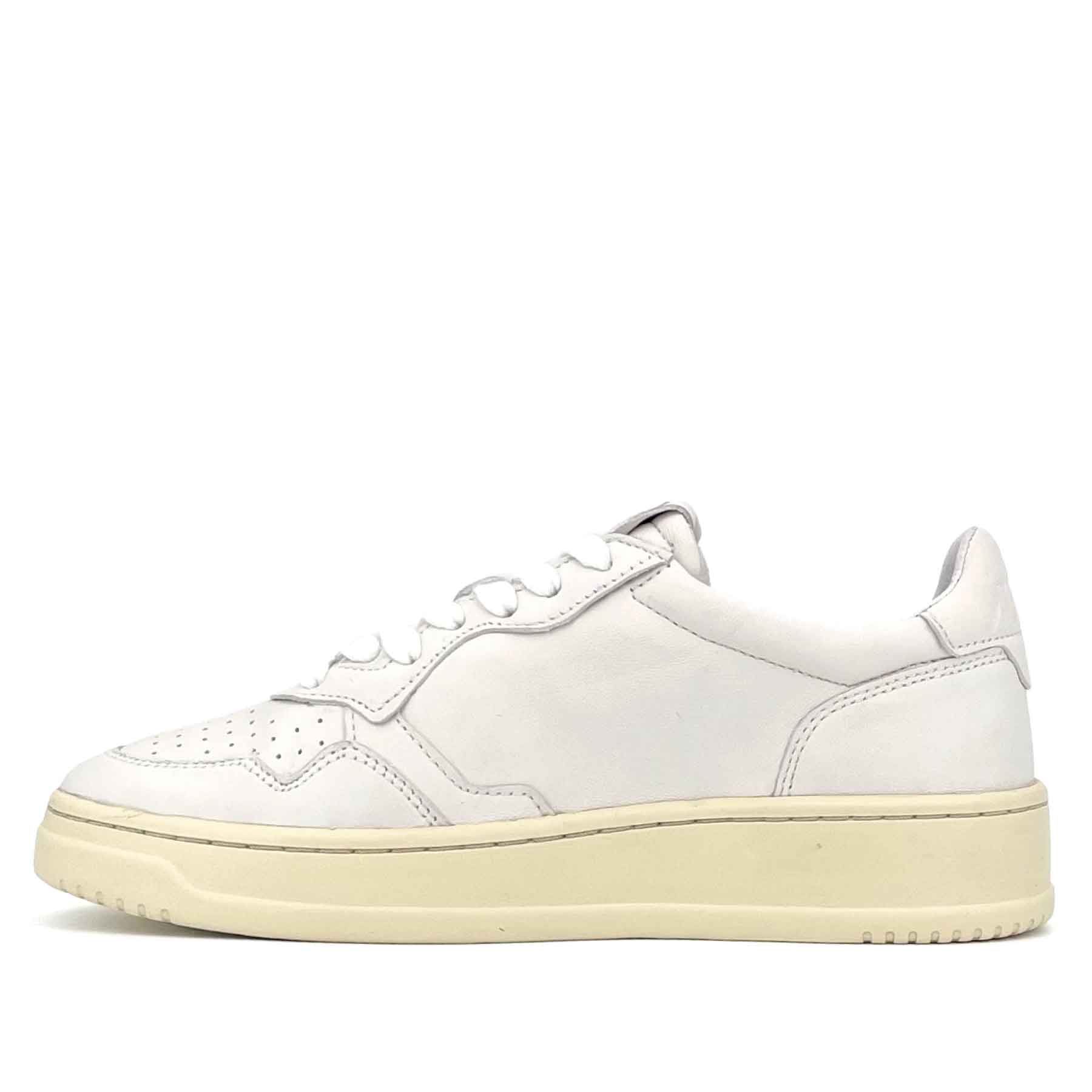 01 Medalist Low Man Goat Leather White