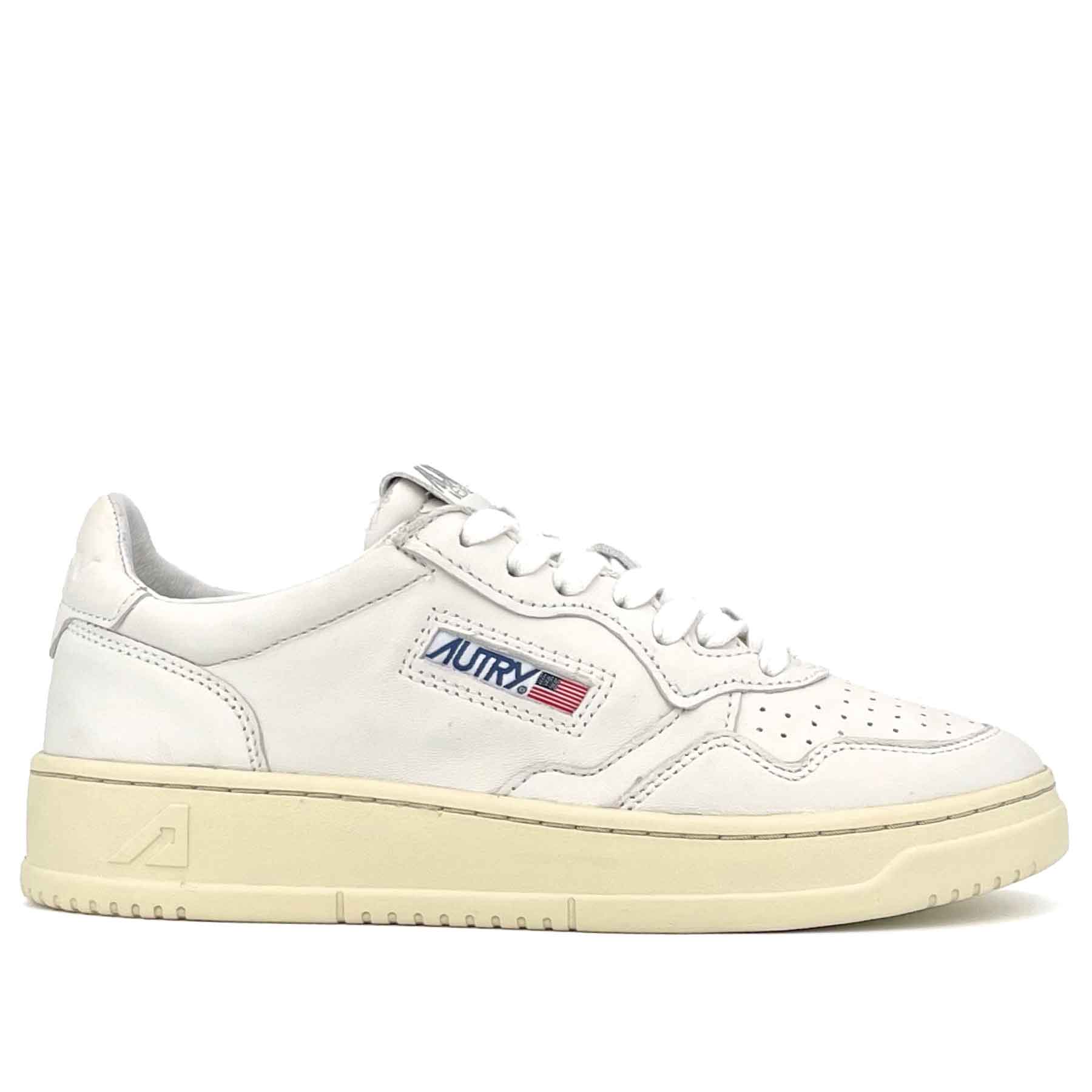 01 Medalist Low Women Goat Leather White White