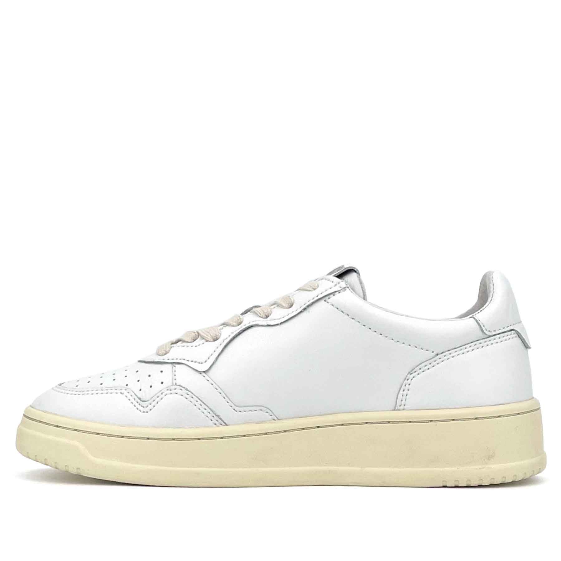 01 Medalist Low Women White White Leather