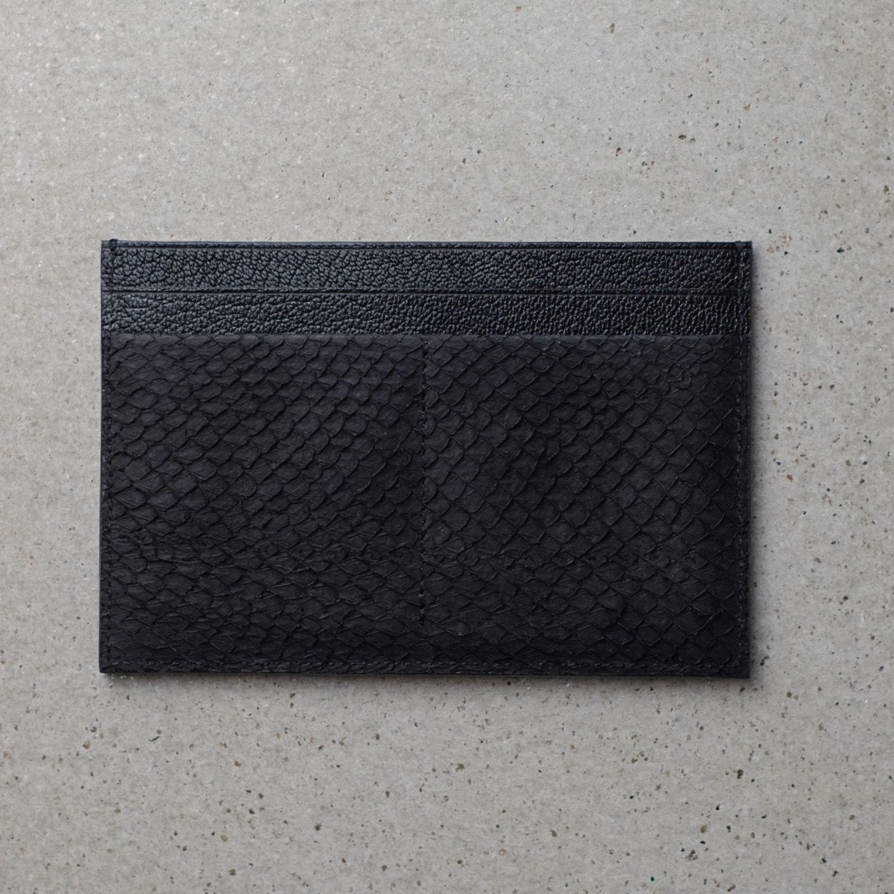 Travel Wallet Minimalist Black